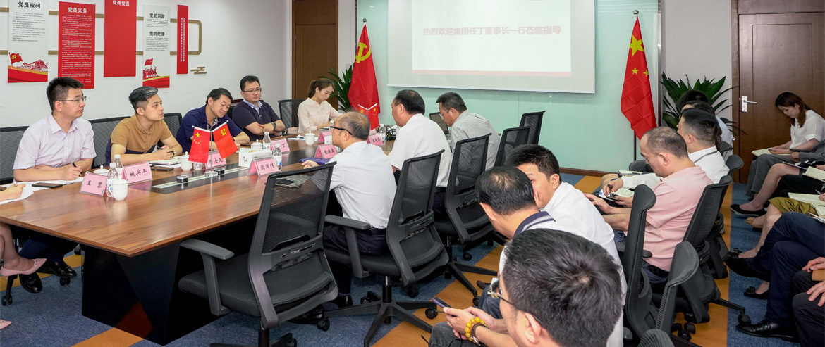 为旅游插上航空“翅膀”，给旅游增添科技“引擎”，用创新创造更大价值