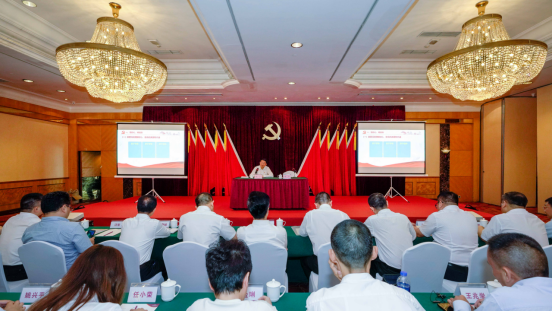 尊龙凯时集团任丁书记带头讲授“不忘初心、牢记使命”主题教育专题党课