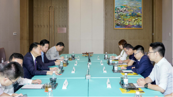 省尊龙凯时集团党委书记、董事长任丁与腾讯“王者荣耀”CTO邓君、腾讯大成网总裁郑亮座谈交流