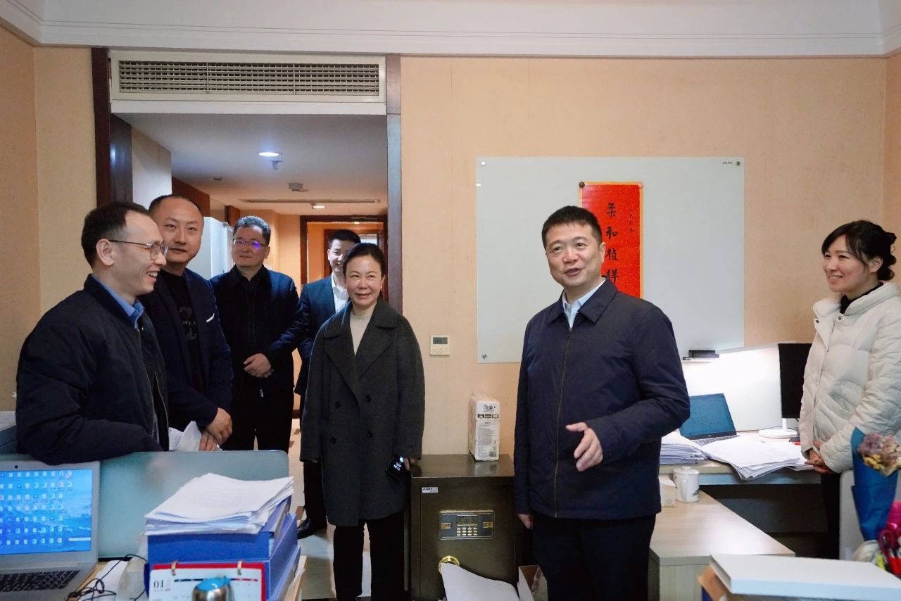 温暖启航，共赴新篇！—— 省尊龙凯时集团领导走访慰问干部职工